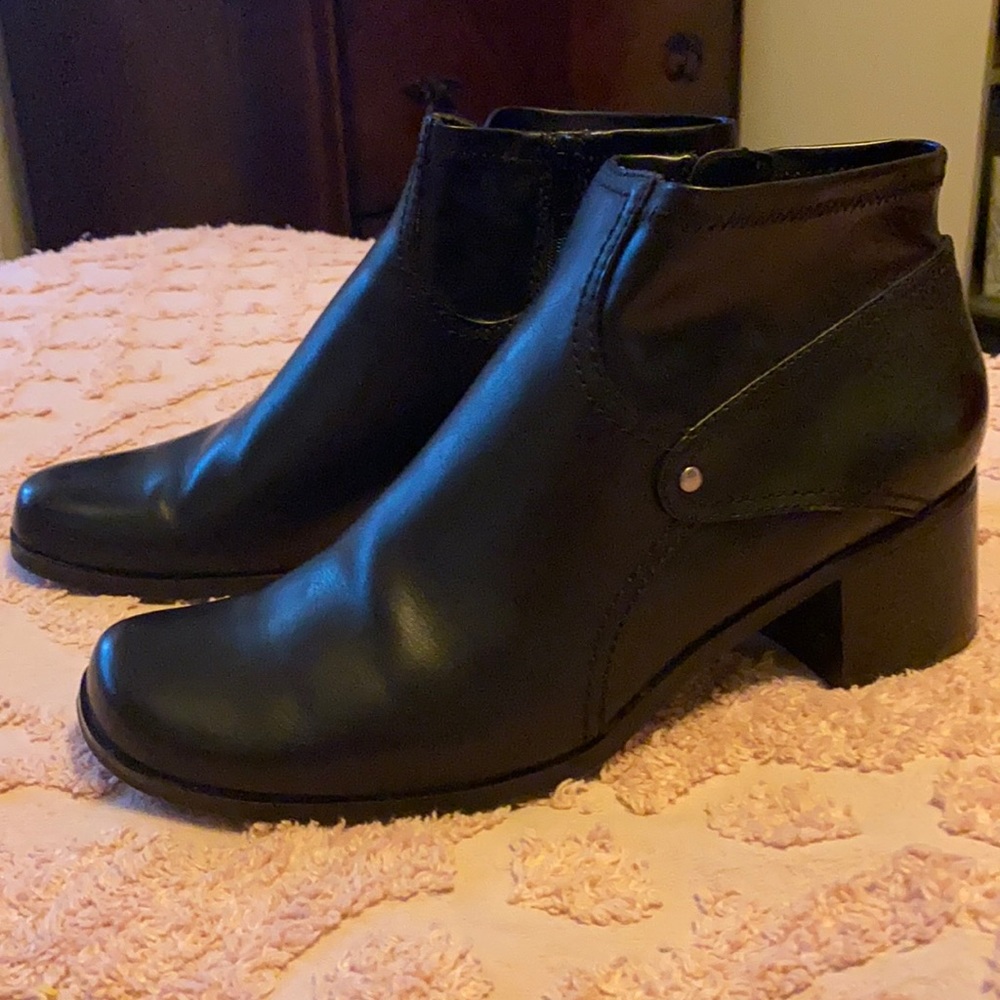 Life stride Heels Size 9.5